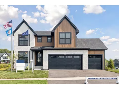 4672 Meadowview Ln, Minnetrista, MN 55331