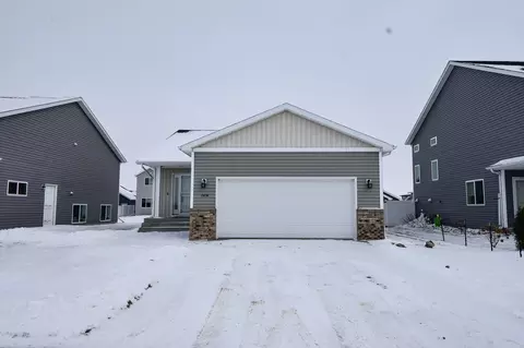 7454 21 St S, Fargo, ND 58104