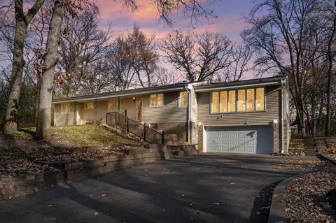 8125 Lea Rd, Bloomington, MN 55438