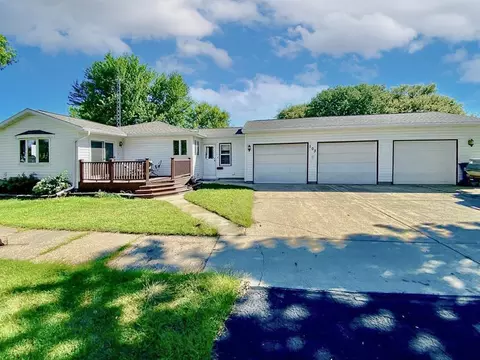 103 Hill St, Russell, MN 56169