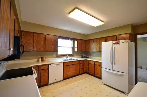 536 3rd Ave, Wanamingo, MN 55983 photo 9