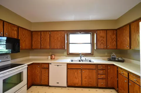 536 3rd Ave, Wanamingo, MN 55983 photo 10
