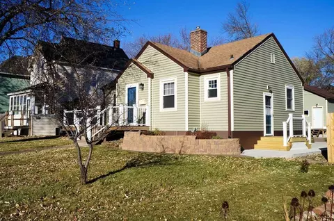 Exterior - 4315 E Superior St, Duluth, MN 55804 photo 1 of 9