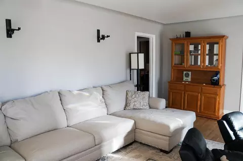 Living - 4315 E Superior St, Duluth, MN 55804 photo 1 of 2