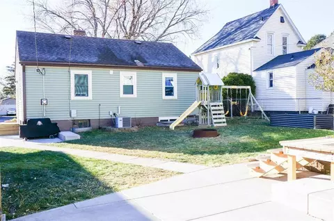 Exterior - 4315 E Superior St, Duluth, MN 55804 photo 3 of 9