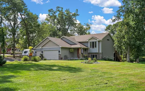 30788 Juniper Ct NW, Cambridge, MN 55008
