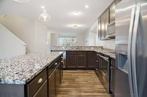 Kitchen - 4035 River Valley Way, Eagan, MN 55122 photo 3 of 4