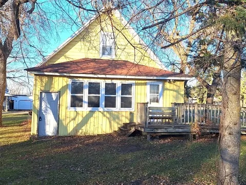 437 Nelson St E, Erie, ND 58029