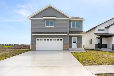 2629 38 Ave S, Moorhead, MN 56560
