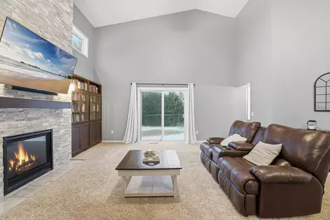 Living - 1705 Vale Ct, Faribault, MN 55021 photo 5 of 5