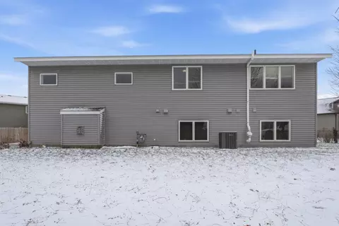Exterior - 1705 Vale Ct, Faribault, MN 55021 photo 10 of 14