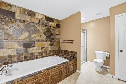 Bath - 1705 Vale Ct, Faribault, MN 55021 photo 2 of 5