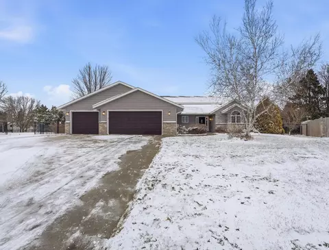 Exterior - 1705 Vale Ct, Faribault, MN 55021 photo 4 of 14
