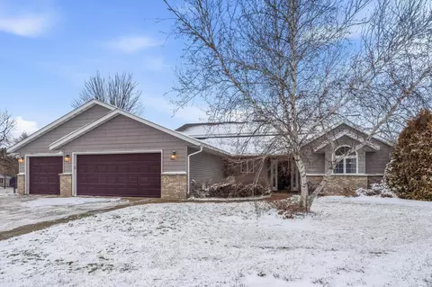 Exterior - 1705 Vale Ct, Faribault, MN 55021 photo 3 of 14