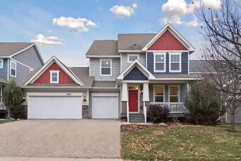 1056 Rosemary Cir, Chaska, MN 55318