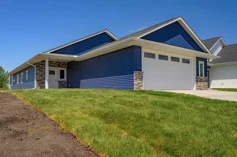 1332 Bradford St SE, Hutchinson, MN 55350