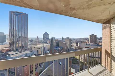 78 10th St E #1802, Saint Paul, MN 55101