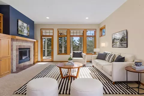 8117 Xerxes Cir, Bloomington, MN 55431