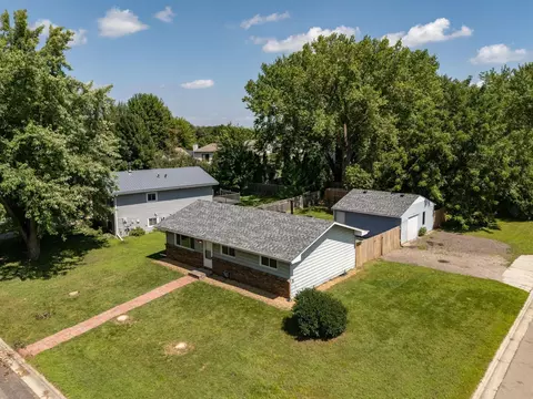 2215 Condor Pl, Owatonna, MN 55060
