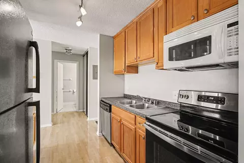 Kitchen - 4110 Rahn Rd #201, Eagan, MN 55122 photo 6 of 6
