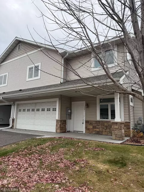 1291 County Road D Cir E, Saint Paul, MN 55109