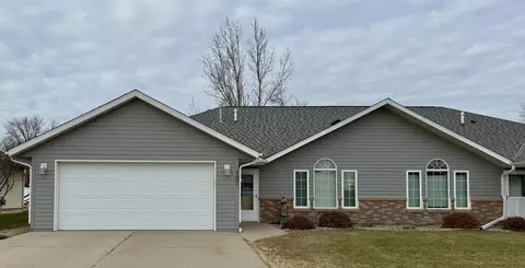 107 9th St SE, Freeport, MN 56331