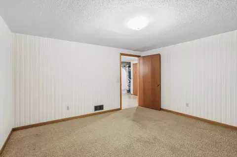 601 E 103rd St, Bloomington, MN 55420 photo 20