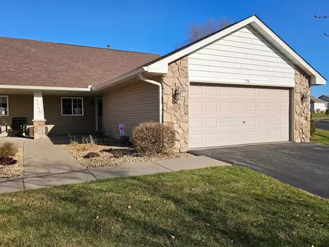 75 Crown Pointe Curv, Hudson, WI 54016
