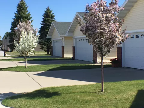 1453 Belsly Blvd, Moorhead, MN 56560