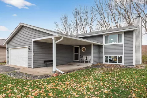 738 Manor St, Vadnais Heights, MN 55127