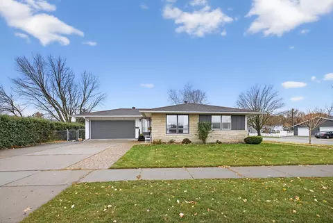 404 S 6th St, Lake City, MN 55041