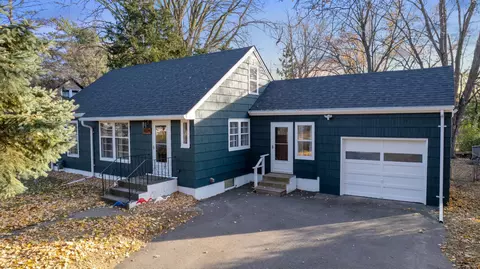 1024 County Road B2 W, Roseville, MN 55113