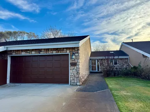 538 Brook Ln, Saint Cloud, MN 56301 photo 2