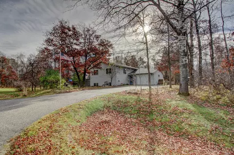 7557 Fallen Leaf Cir, Pequot Lakes, MN 56472