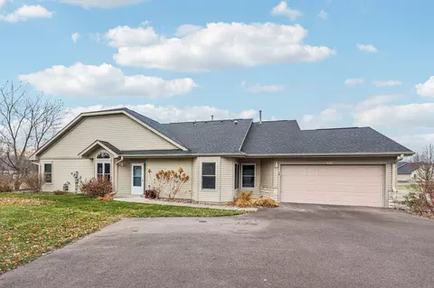 700 Leroy Ln #14, River Falls, WI 54022