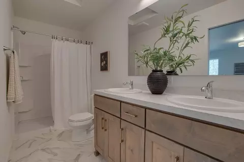 Bath - 6786 32nd St S, Fargo, ND 58104 photo 2 of 4