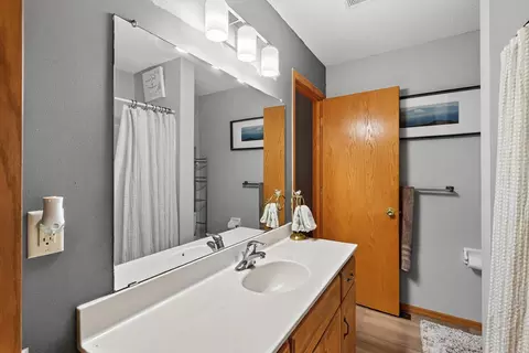 Bath - 8561 121st Ave N, Champlin, MN 55316 photo 3 of 3