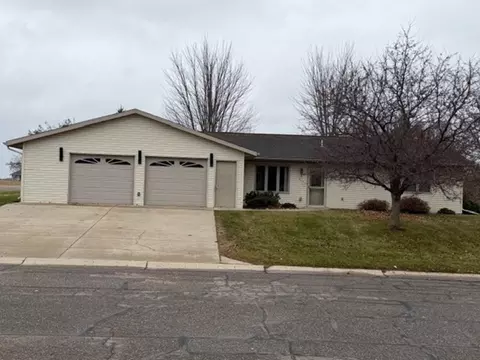 454 Main St NW, Evansville, MN 56326