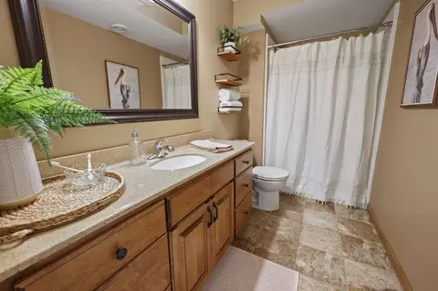Bath - 5345 Sand Bunker St, Saint Cloud, MN 56304 photo 4 of 4
