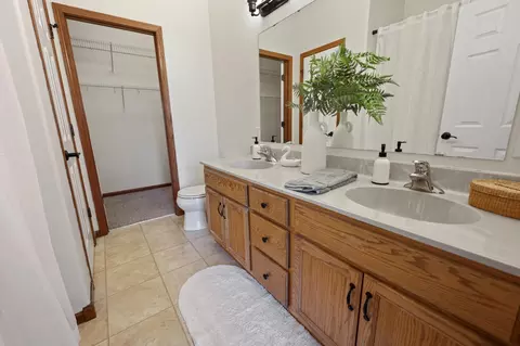 Bath - 5345 Sand Bunker St, Saint Cloud, MN 56304 photo 2 of 4