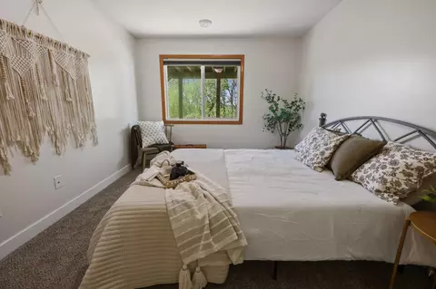 Bedroom - 5345 Sand Bunker St, Saint Cloud, MN 56304 photo 6 of 8