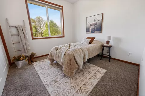 Bedroom - 5345 Sand Bunker St, Saint Cloud, MN 56304 photo 4 of 8