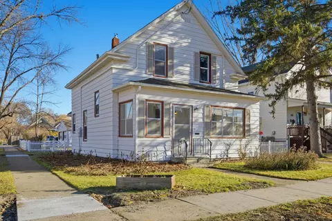 823 3rd St N, Fargo, ND 58102