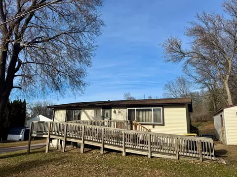 291 E 1st St, Morton, MN 56270