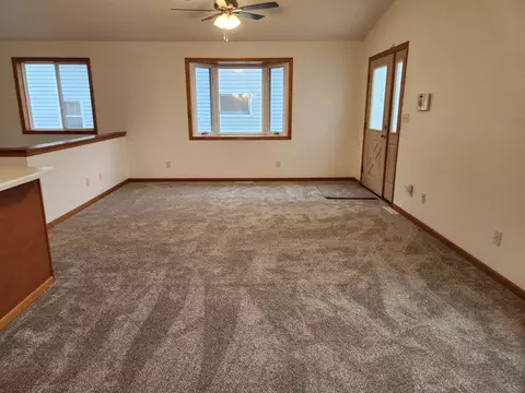 Living - 1009 1st Ave SW, Austin, MN 55912 photo 2 of 4