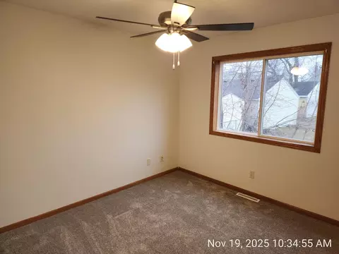 Bedroom - 1009 1st Ave SW, Austin, MN 55912 photo 3 of 3