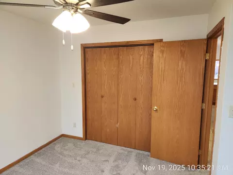 Bedroom - 1009 1st Ave SW, Austin, MN 55912 photo 2 of 3