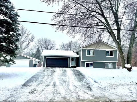 762 Oak Ln, Circle Pines, MN 55014