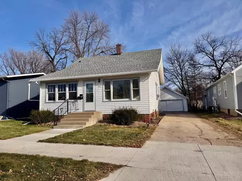 315 S 1st St, Marshall, MN 56258