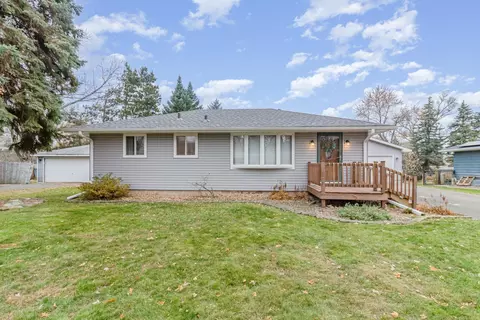 1260 Guthrie Ave N, Oakdale, MN 55128
